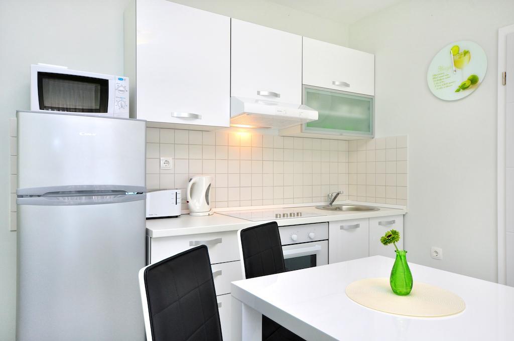 Apartments Sakal تروغير الغرفة الصورة